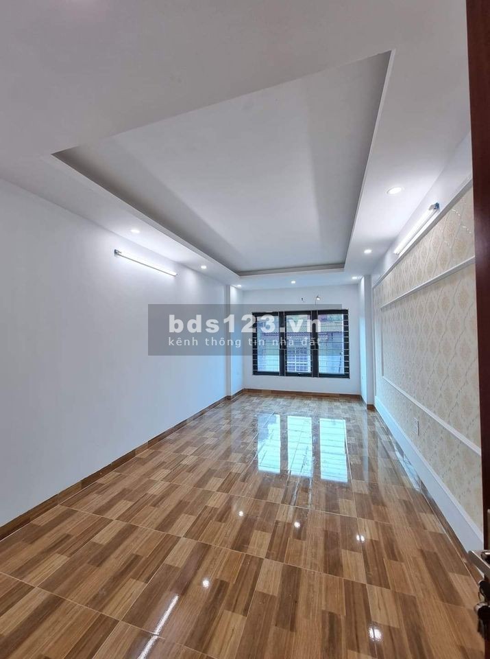 Bán nhà đường Phùng Chí Kiên, Cầu Giấy dt 33m2, 6 tầng ô tô, kinh doanh