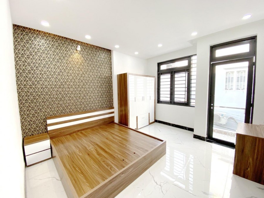 Bán nhà có sổ hồng diện tích sử dụng 38m2 có 3 lầu Nguyễn Tiểu La Quận 10 giá rẻ