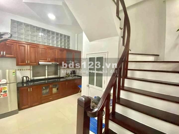 Tôi cần bán nhà,phố Tô vĩnh Diện nhà 5 tầng giá 3.7 tỷ (không tiếp môi giới)