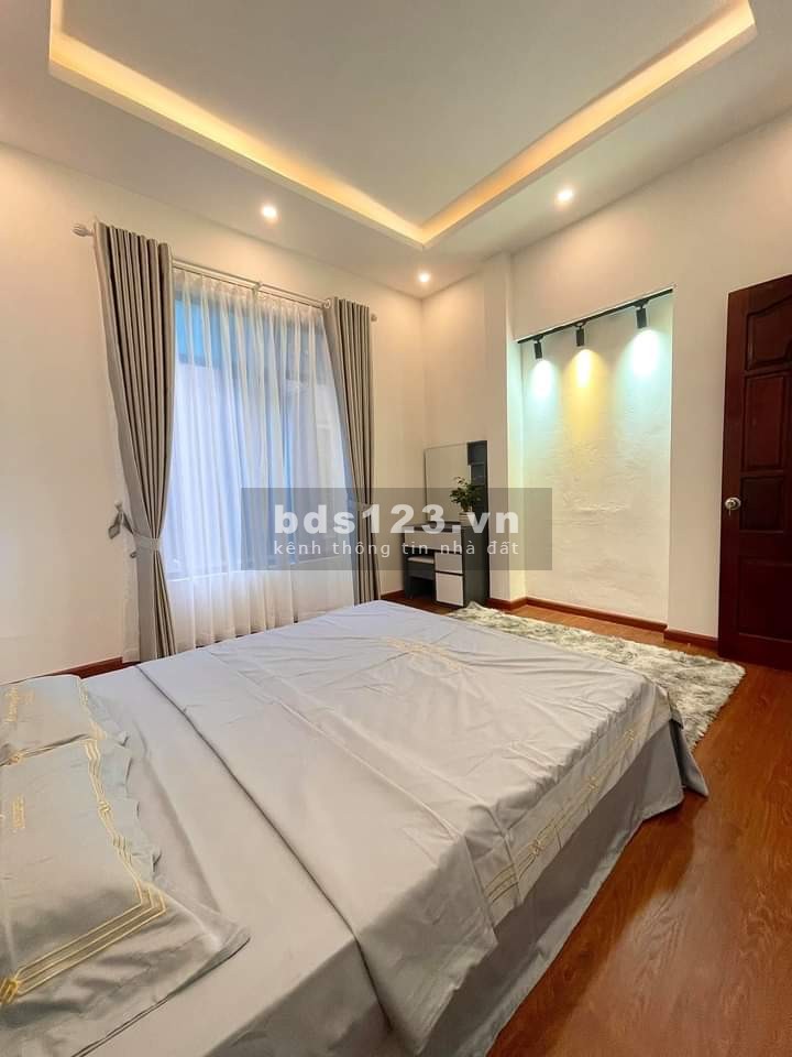 Tôi cần bán nhà,phố Tô vĩnh Diện nhà 5 tầng giá 3.7 tỷ (không tiếp môi giới)