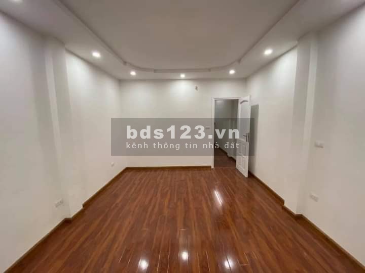 Bán cực gấp nhà Đại Cồ Việt, kd đỉnh đường vỉa hè rộng, giá chào 7.45 tỷ, dt 50m2