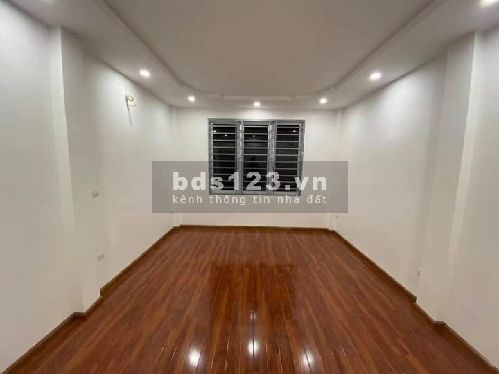 Bán cực gấp nhà Đại Cồ Việt, kd đỉnh đường vỉa hè rộng, giá chào 7.45 tỷ, dt 50m2