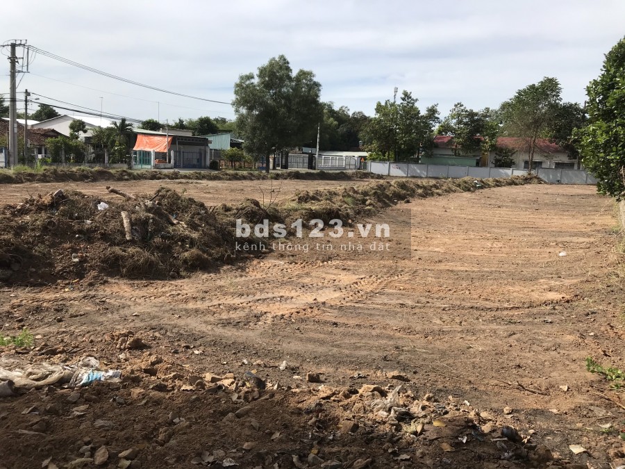 Bán gấp lô đất mặt tiền giá rẻ mùa dịch bớt lộc cho a/c, đất thổ cư không bị quy hoạch