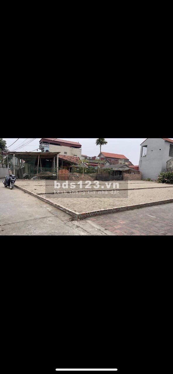 Cần bán đất diện tích sử dụng 91.5m2, giá 900tr, mặt tiền đường lớn, xe tới tận đất