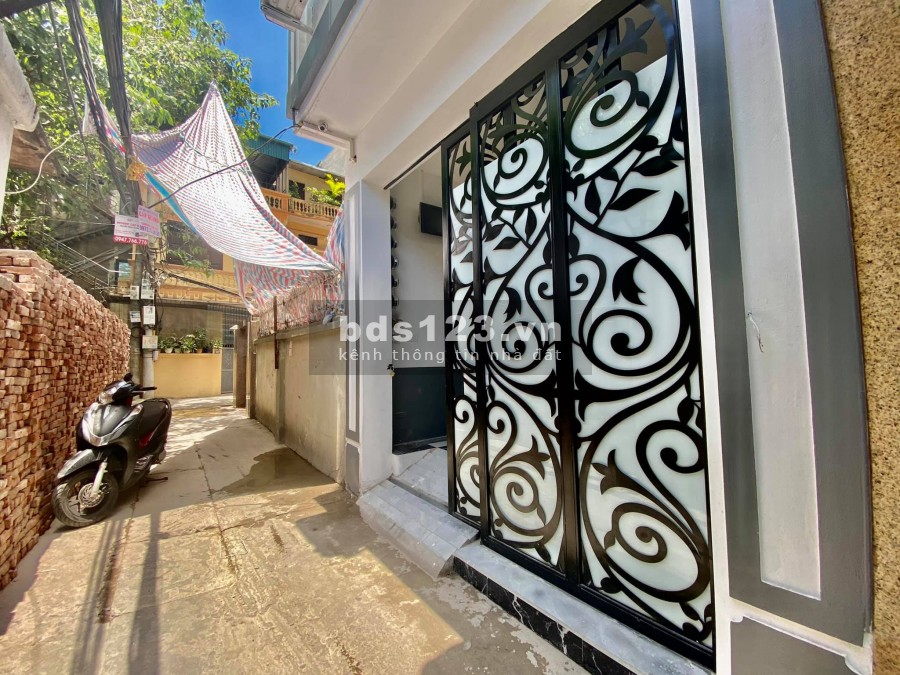 Bán nhà Minh Khai ngõ thông gần phố tặng full nội thất, liên hệ Mr Thọ