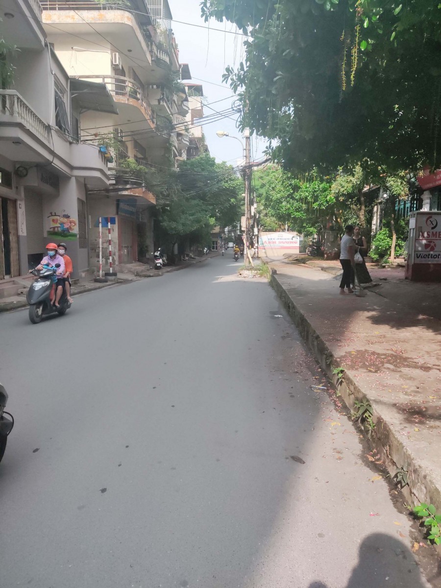Bán đất tặng nhà 3 tầng mặt phố Nguyễn Văn Trỗi 120m2, MT 6m, lô góc, giá chỉ 22 tỷ