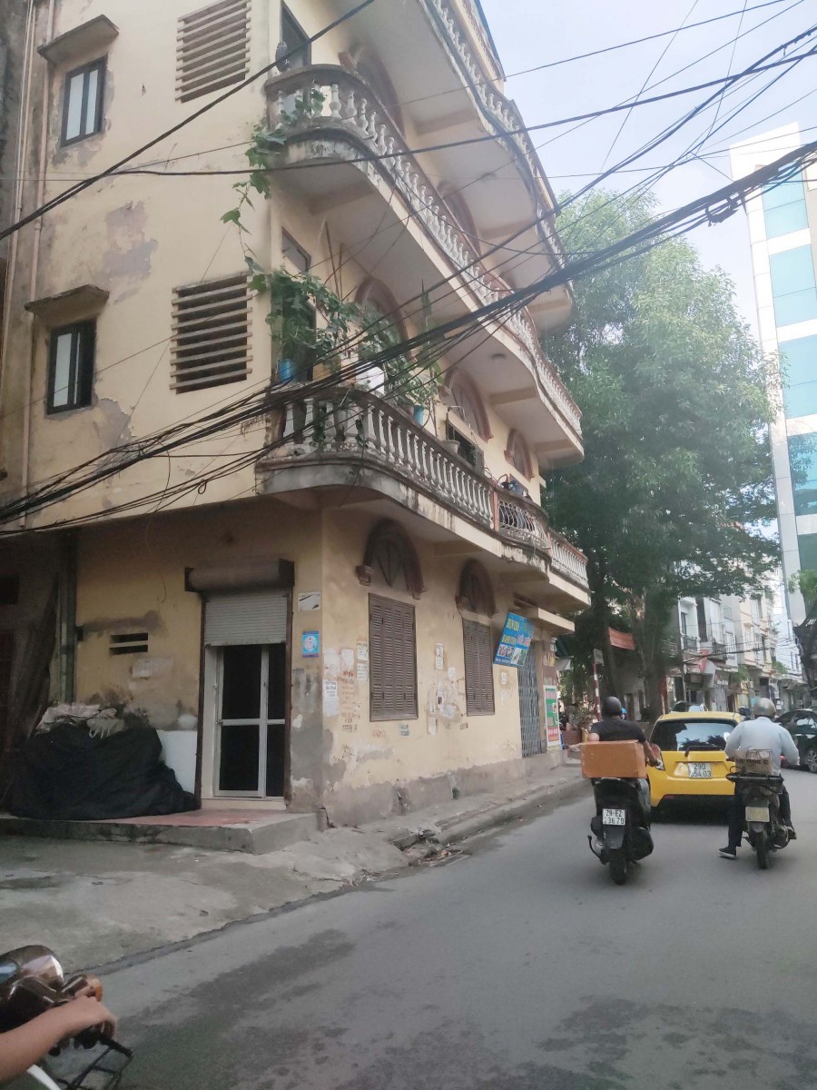 Bán đất tặng nhà 3 tầng mặt phố Nguyễn Văn Trỗi 120m2, MT 6m, lô góc, giá chỉ 22 tỷ