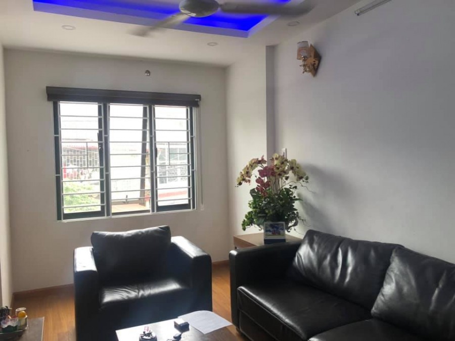 CC bán gấp nhà riêng Quang Trung, Hà Đông, 35mx 5 tầng, kinh doanh, ô tô đỗ cửa 4.5 tỷ có giảm