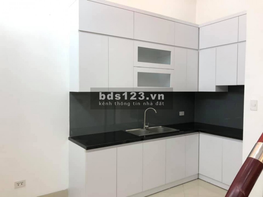 Bán nhà 5 tầng ngõ ba gác tránh xe máy đường Láng, nhà có cổng riêng khoá mật mã