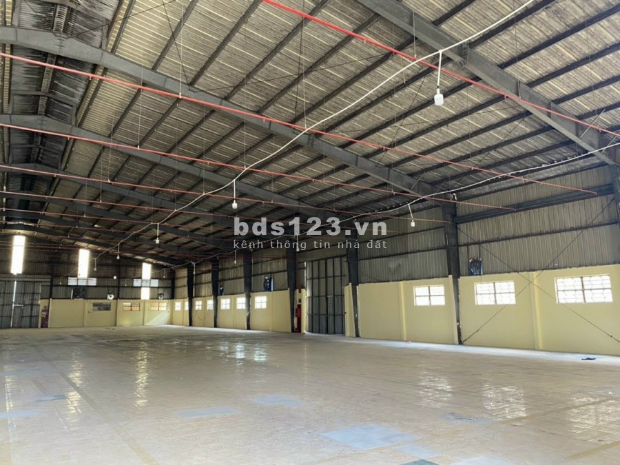 Cho thuê nhà xưởng 2200m2 Q. Tân Phú, gần Hòa Bình vs Tô Hiệu, Q. Tân Phú