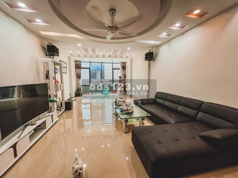Bán nhà mặt tiền Xóm Chiếu Quận 4, Giá rẻ, diện tích sử dụng 60,5m2, 4 lầu, 9 PN