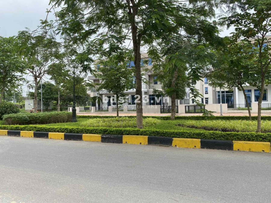 Biệt thự Đặng Xá - Vị trí vàng kết nối đi các tỉnh phía Đông Nam, pháp lí đầy đủ