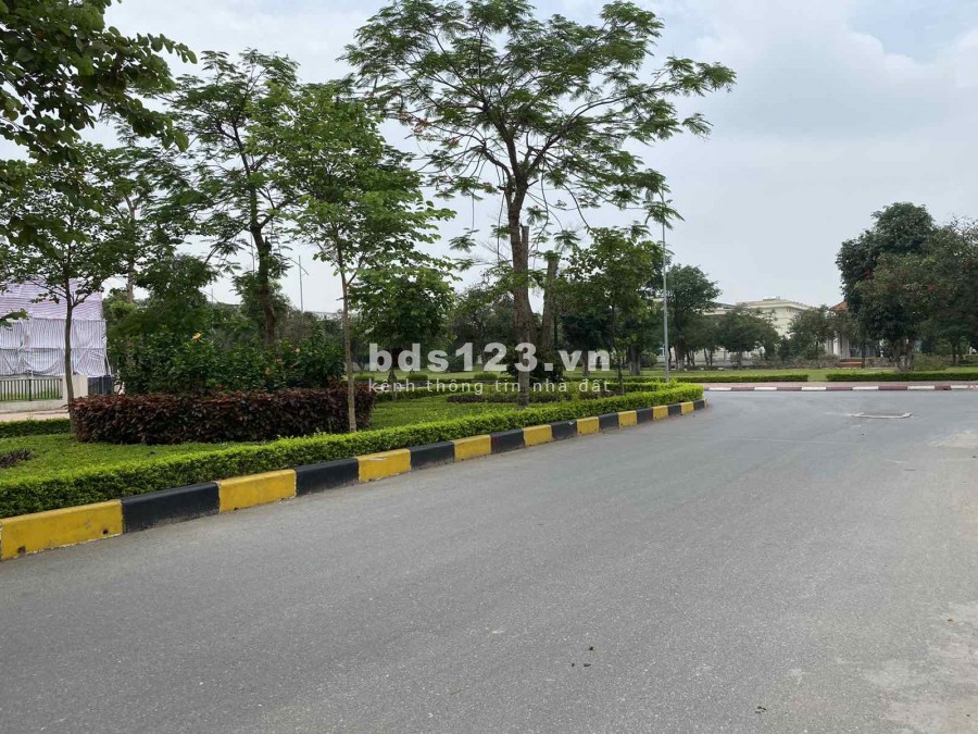 Biệt thự Đặng Xá - Vị trí vàng kết nối đi các tỉnh phía Đông Nam, pháp lí đầy đủ