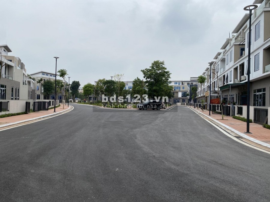 Biệt thự Đặng Xá - Vị trí vàng kết nối đi các tỉnh phía Đông Nam, pháp lí đầy đủ