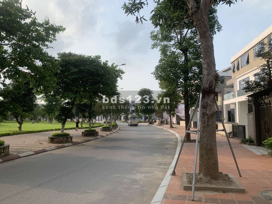 Biệt thự Đặng Xá - Vị trí vàng kết nối đi các tỉnh phía Đông Nam, pháp lí đầy đủ