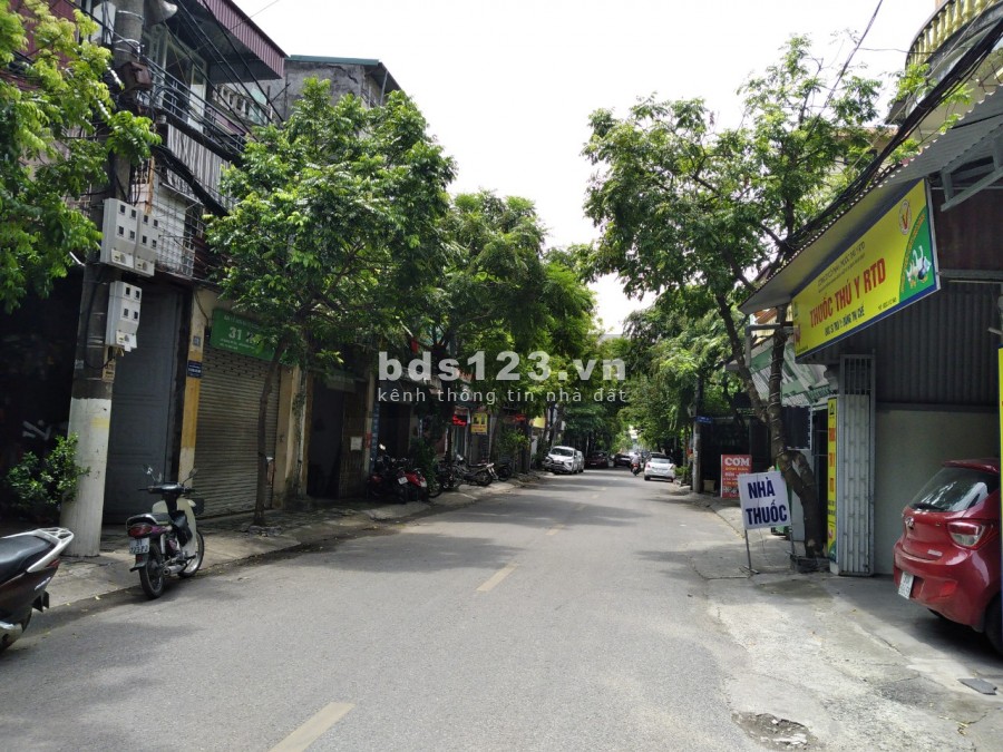 Chỉ 4..tỷ, sở hữu nhà 5 tầng, LÔ GÓC, oto thông, đường Lệ Mật, Việt Hưng lh 098269369