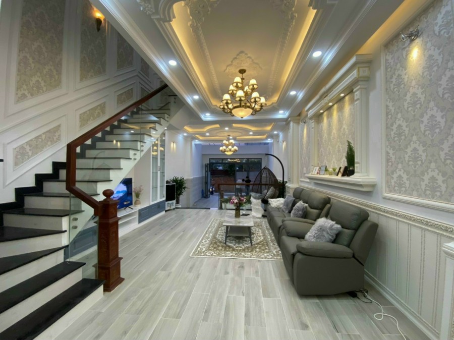 Biệt thự cổ điển, khu Sài Gòn mới Nhà Bè, giá bán 6.3 tỷ, tặng nội thất toàn bộ