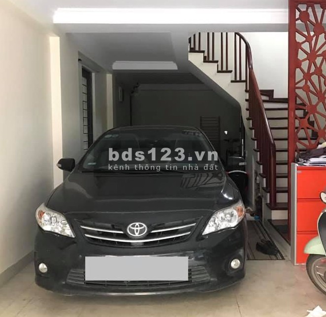 Bán nhà Nam Từ Liêm, gara ô tô tặng nội thất kd, dt 60m2, 5 tầng, mt khủng, giá 7.8 tỷ