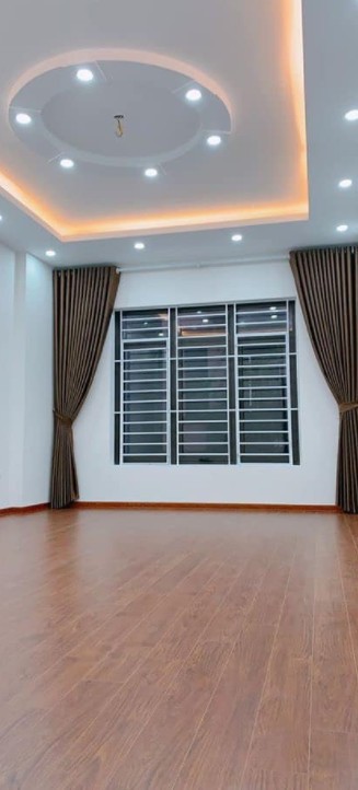 Bán nhà Nam Từ Liêm, gara ô tô tặng nội thất kd, dt 60m2, 5 tầng, mt khủng, giá 7.8 tỷ