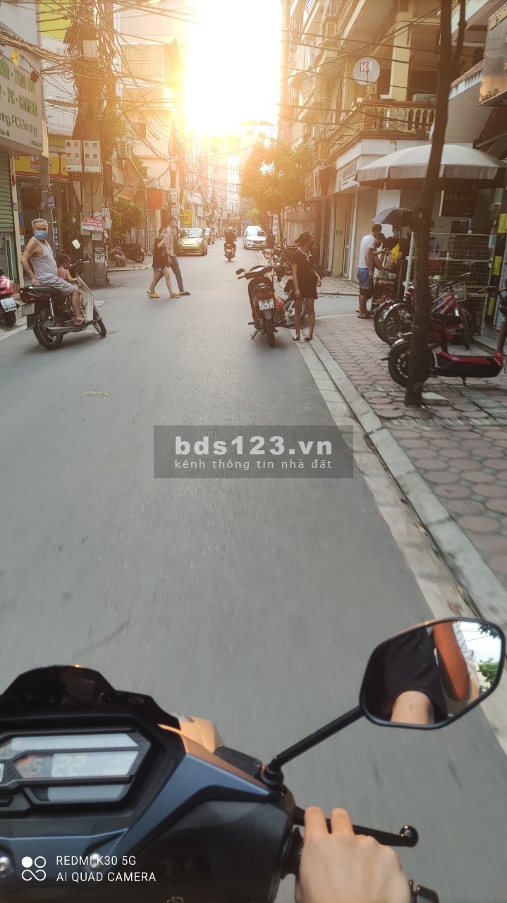 Nhà 3 tầng mặt đường chính ở Trâu Quỳ 2 mặt tiền giá chỉ 4ty3 Lh 0981752669