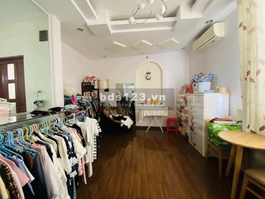 Nhà Quận Tân Bình, 3 căn mặt tiền vòng xoay Lăng Cha Cả, quanh 10 tỷ lhcc