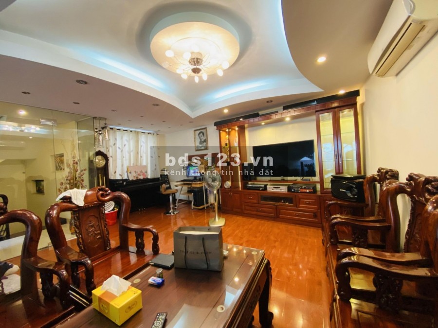 Nhà Quận Tân Bình, 3 căn mặt tiền vòng xoay Lăng Cha Cả, quanh 10 tỷ lhcc
