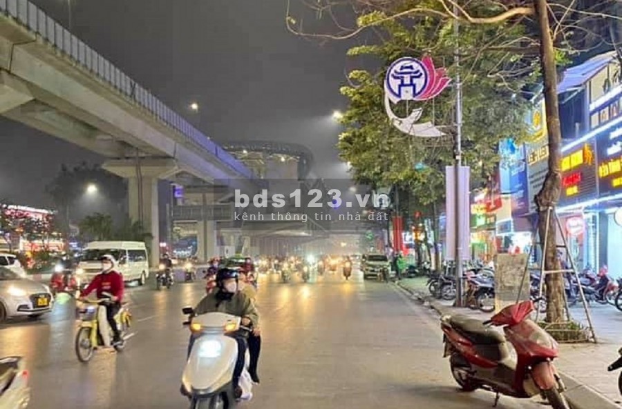 Nhà mặt phố Nguyễn Trãi, Thanh Xuân. Vỉa hè, ô tô, Kinh doanh. 60m2 10tỷ