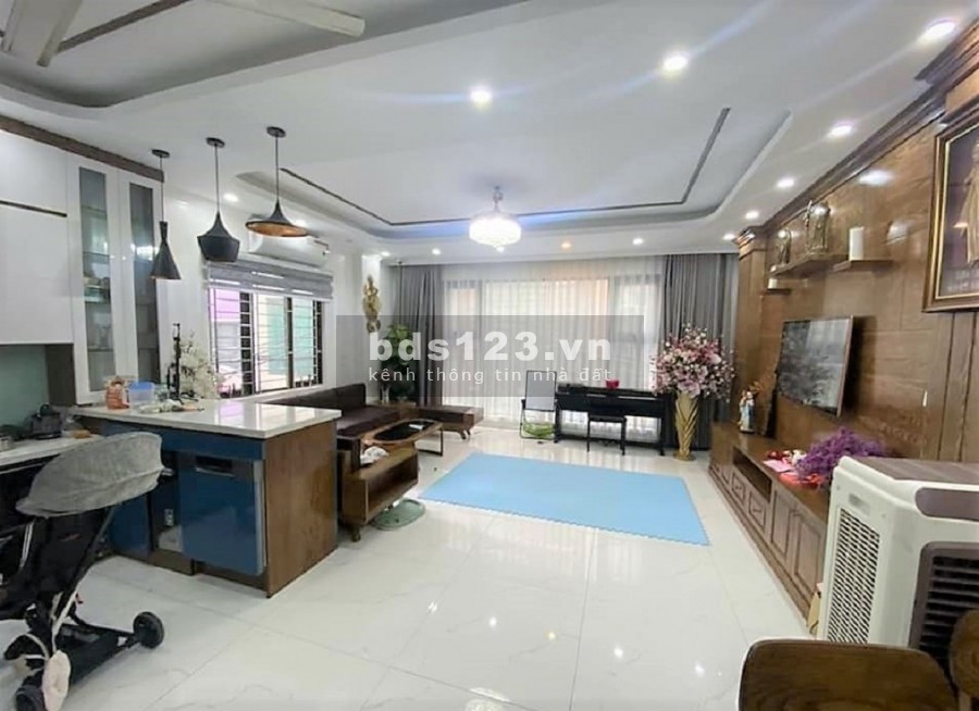 Nhà mặt phố Nguyễn Trãi, Thanh Xuân. Vỉa hè, ô tô, Kinh doanh. 60m2 10tỷ