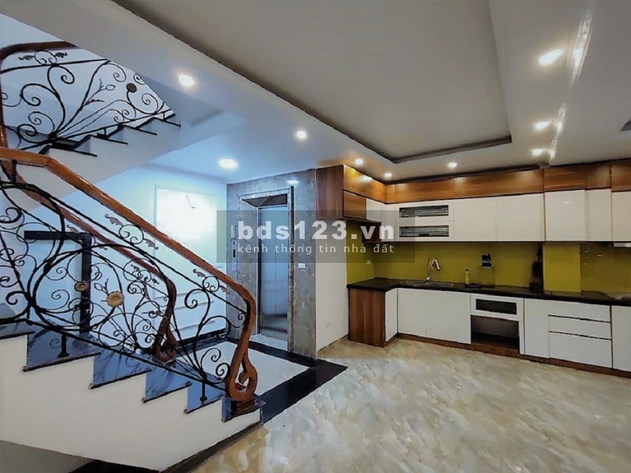 Mặt phố Nguyễn Trãi. Vỉa hè, ô tô, Kinh doanh, thang máy diện tích 120m2 8 tầng, giá 40 tỷ