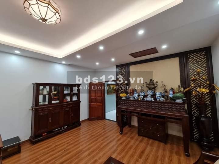 Bán nhà biệt thự Hoàng Quốc Việt 218m 4t mt 8m chỉ 42,5 tỷ Cầu Giấy