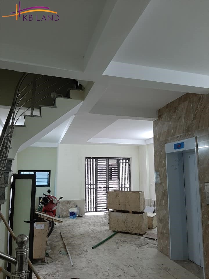 Bán nhà trọ Triều Khúc, rộng 75m2 đúc 7 tầng, 18 phòng, ô tô, HS 82tr/tháng, nhỉnh 10 tỷ