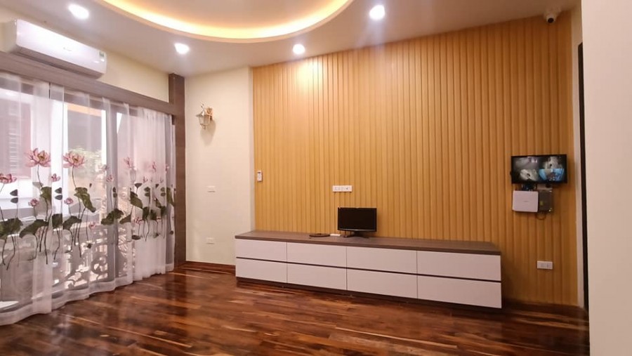 Bán Siêu Phẩm nhà đẹp - Nguyễn Khánh Toàn, 6 tầng thang máy, đường ô tô tránh