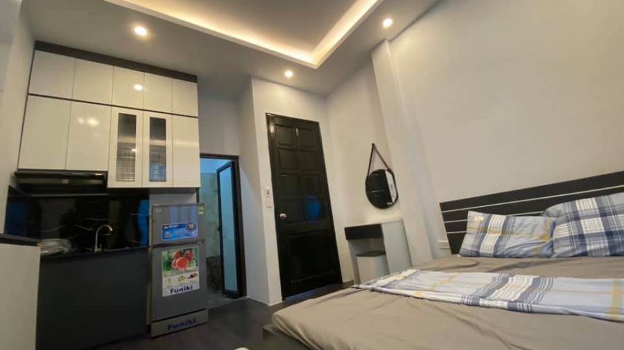 Sốc 4.2 tỷ. Nhà đẹp Cầu Giấy, 40m2, 5 tầng. Tặng nội thất ngoại nhập