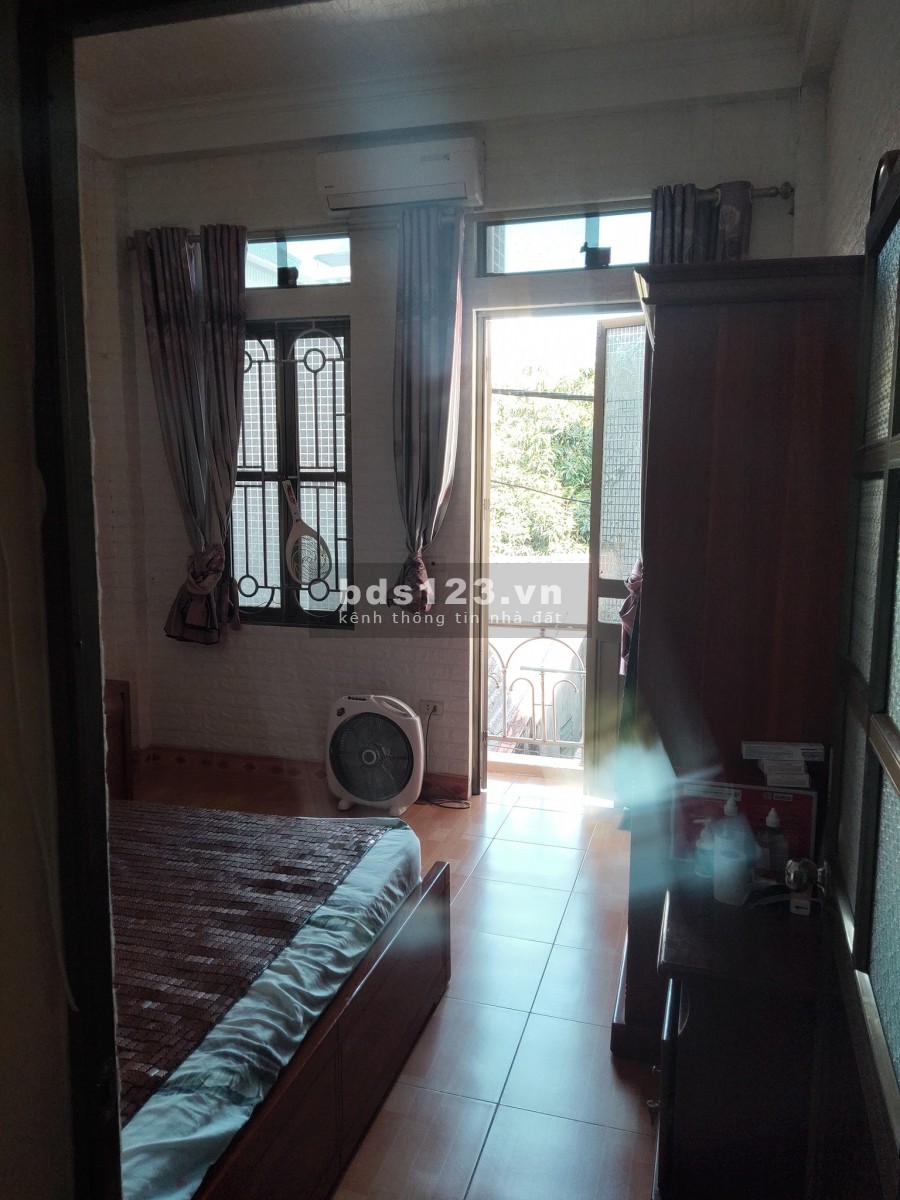 Bán nhà 3 tầng ngõ 466 Ngô Gia Tự, ô tô tránh giá bán 2,62 tỷ, sổ đỏ chính chủ