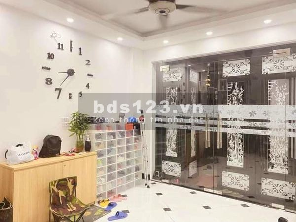 Chỉ hơn 3 tỷ mua được nhà 5 tầng tặng full nội thất đẹp như khách sạn