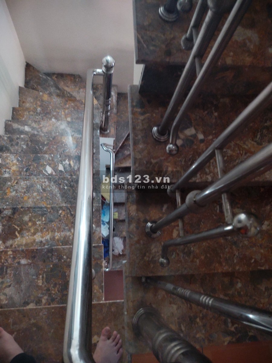 Bán nhà 3 tầng ngõ 466 Ngô Gia Tự, ô tô tránh giá bán 2,62 tỷ, sổ đỏ chính chủ