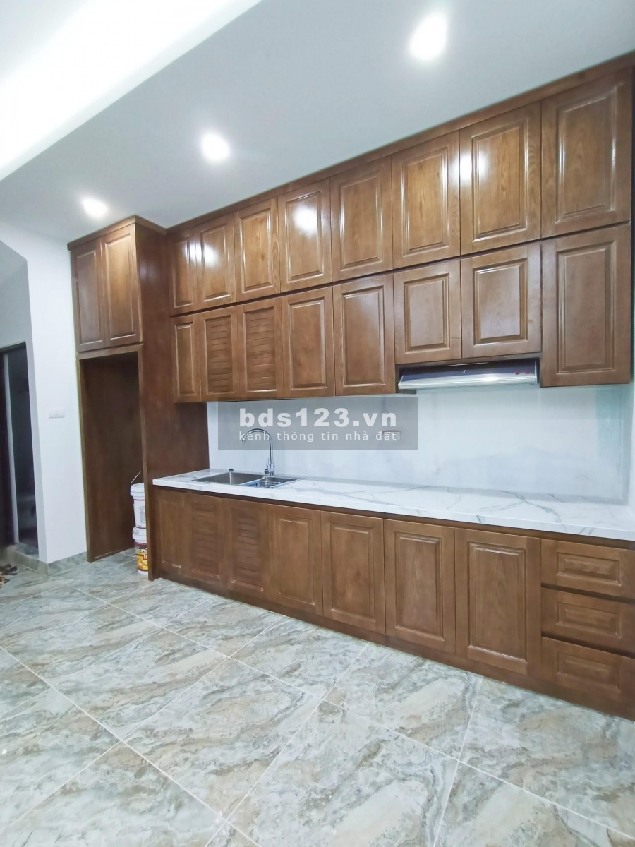 Bán nhà ở ngay, dt 38m, 4 tầng, giá 3.6 tỷ, phố Nguyễn Lương Bằng, Tôn Đức Thắng, Đống Đa
