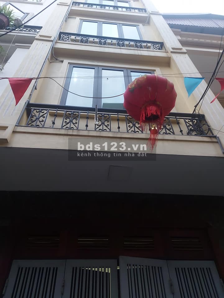 Bán nhà phố Nguyễn Văn Cừ, Long Biên, DT 30m, MT 4,2m, 5 tầng, giá 3,4 tỷ.