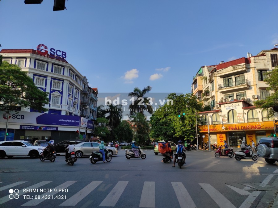 Chính chủ cần bán nhà mặt phố Láng Hạ, Đống Đa, 3 tầng, giá 8.5 tỷ, phố vỉa hè kinh doanh sầm uất