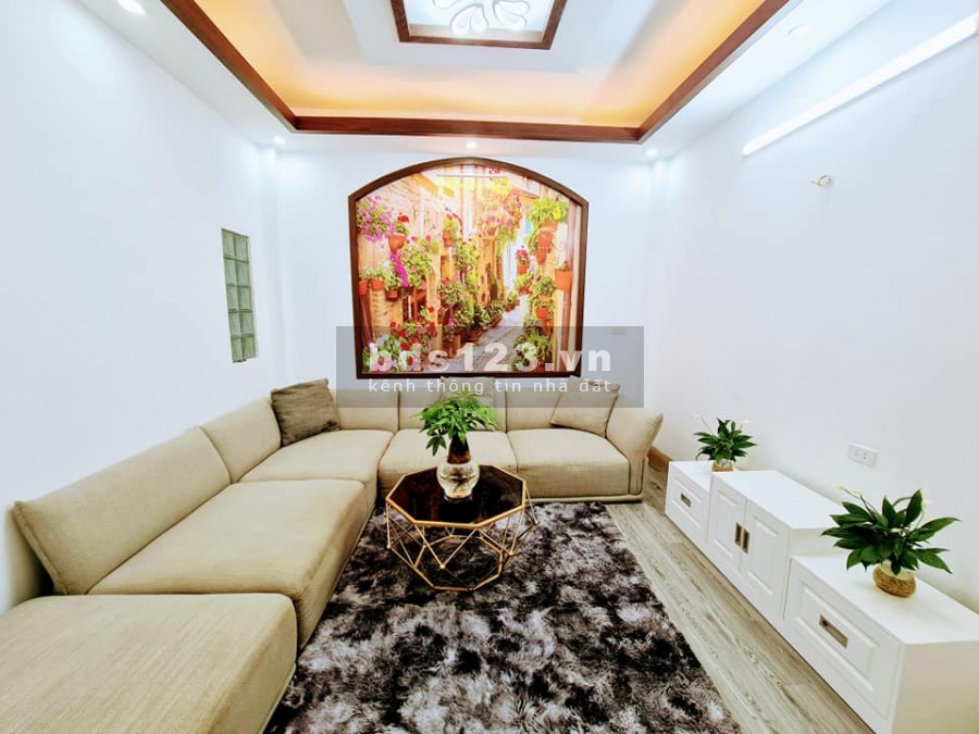 Bán nhà nguyên căn mới koong ô tô đỗ cửa, 5 phòng ngủ, full nội thất, giá bán 3.55 tỷ