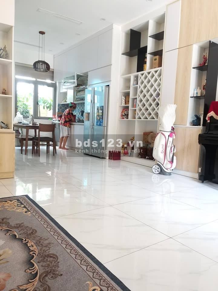 Bán nhà đẹp ở luôn quân long Biên, diện tích sử dụng 30m2, giá bán 2.65 tỷ