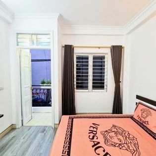 Nhà 5 tầng phố Nguyễn Khánh Toàn, Cầu. Giấy, dt 60m2, ô to giá 45 tỷ, lh 0385605252.