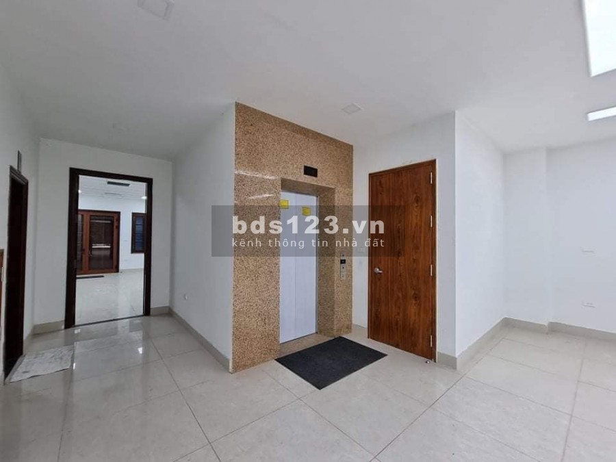 Tòa Nhà Văn Phòng Lê Trọng Tấn 8 tầng, 1 hầm, 16 căn hộ cho thuê, dt 134m2 giá bán 30.5 tỷ