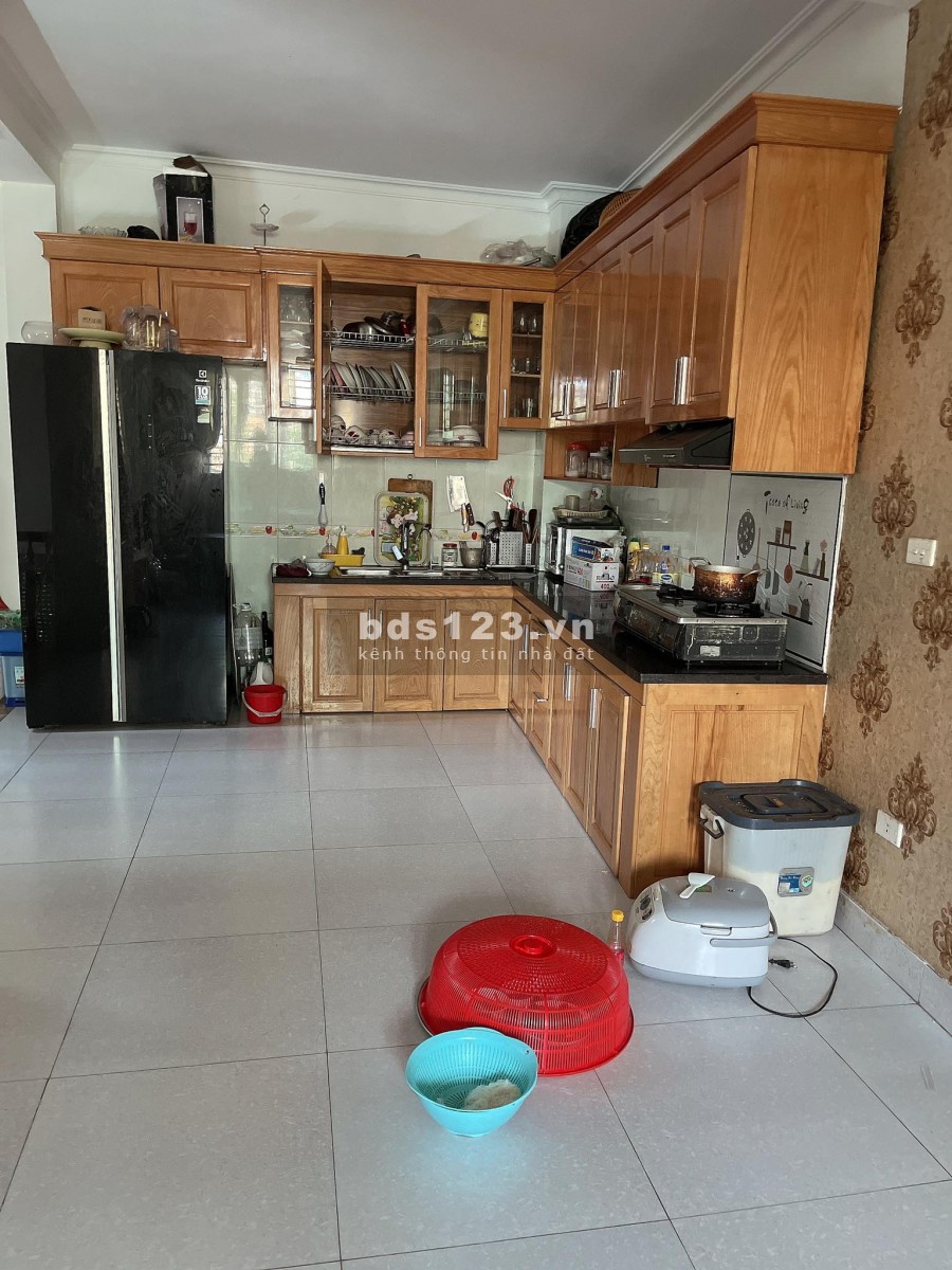 Bán nhà mặt phố Lý Quốc Bảo mặt tiền rộng giá như ngõ, có gara ô tô đổ cửa