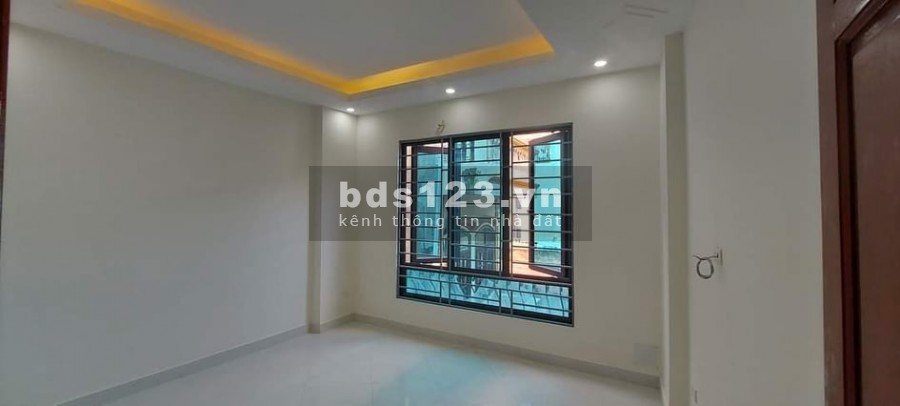 Độc nhất vô nhị, Bán nhà Ngọc Hồi – Thanh Trì, Ôtô qua, 43m2x5 tầng, mặt 4m chỉ hơn 3 Tỷ