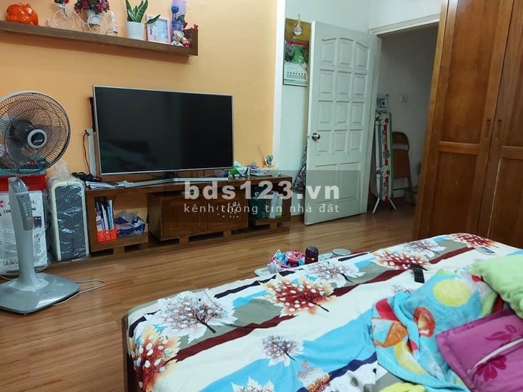 Bán nhà nguyên căn ngõ thông, ô tô đỗ kinh doanh nhỉ, dt 35m2, giá 4.5 tỷ, phố Minh Khai