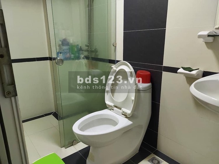 Bán nhà nguyên căn ngõ thông, ô tô đỗ kinh doanh nhỉ, dt 35m2, giá 4.5 tỷ, phố Minh Khai