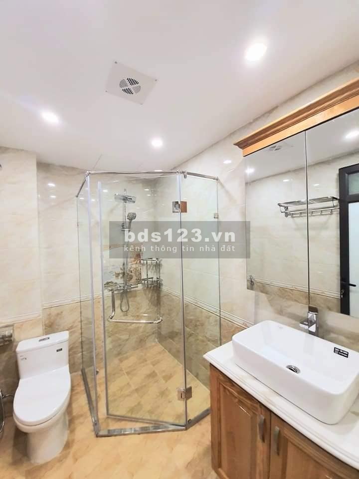 Bán nhà Thái Hà, ô tô tránh, an sinh đỉnh, diện tích sử dụng 46m2, giá 5.55 tỷ