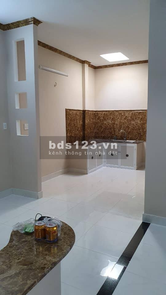 Nhà bán siêu rẻ đường Phan Văn Trị diện tích sử dụng 74m2 giá chỉ 5.4 tỷ.