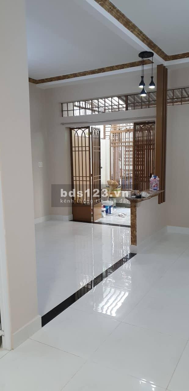 Nhà bán siêu rẻ đường Phan Văn Trị diện tích sử dụng 74m2 giá chỉ 5.4 tỷ.